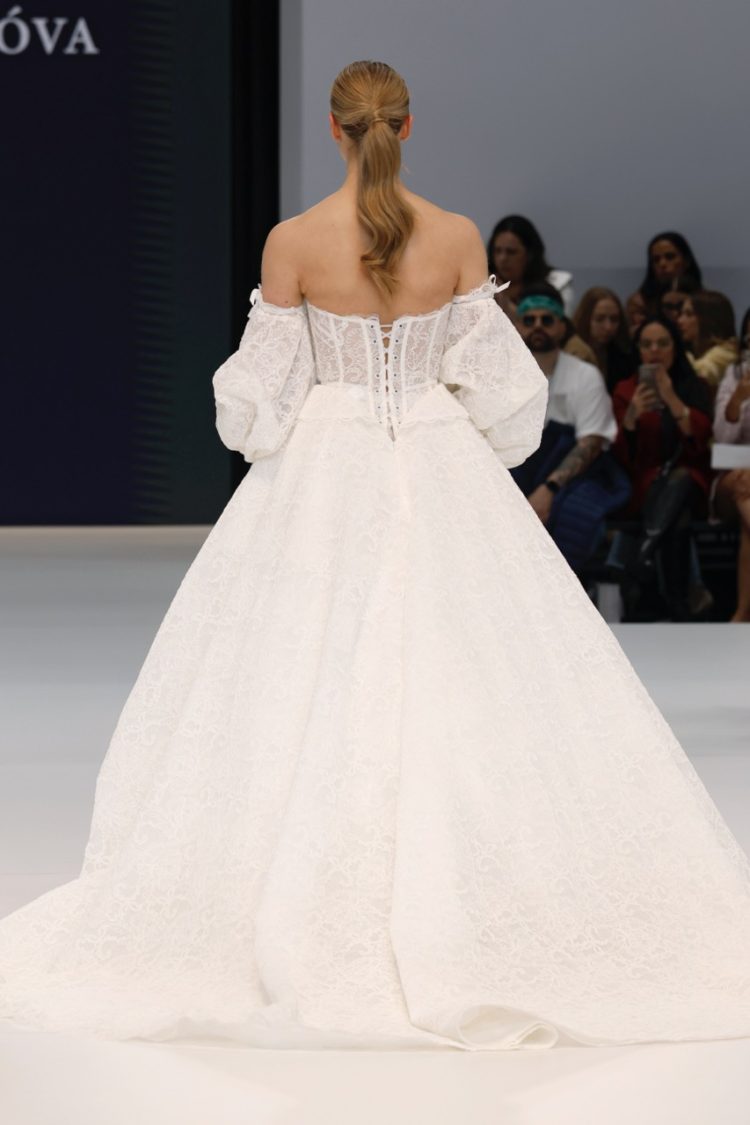 【BBFW2025】Yuliia Lobachóva Couture（ユリヤ・ロバチョヴァ クチュール）