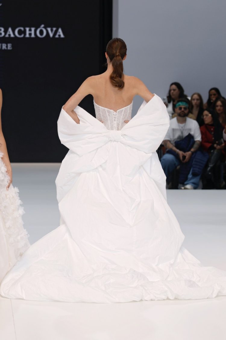 【BBFW2025】Yuliia Lobachóva Couture（ユリヤ・ロバチョヴァ クチュール）