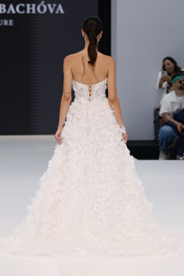 【BBFW2025】Yuliia Lobachóva Couture（ユリヤ・ロバチョヴァ クチュール）