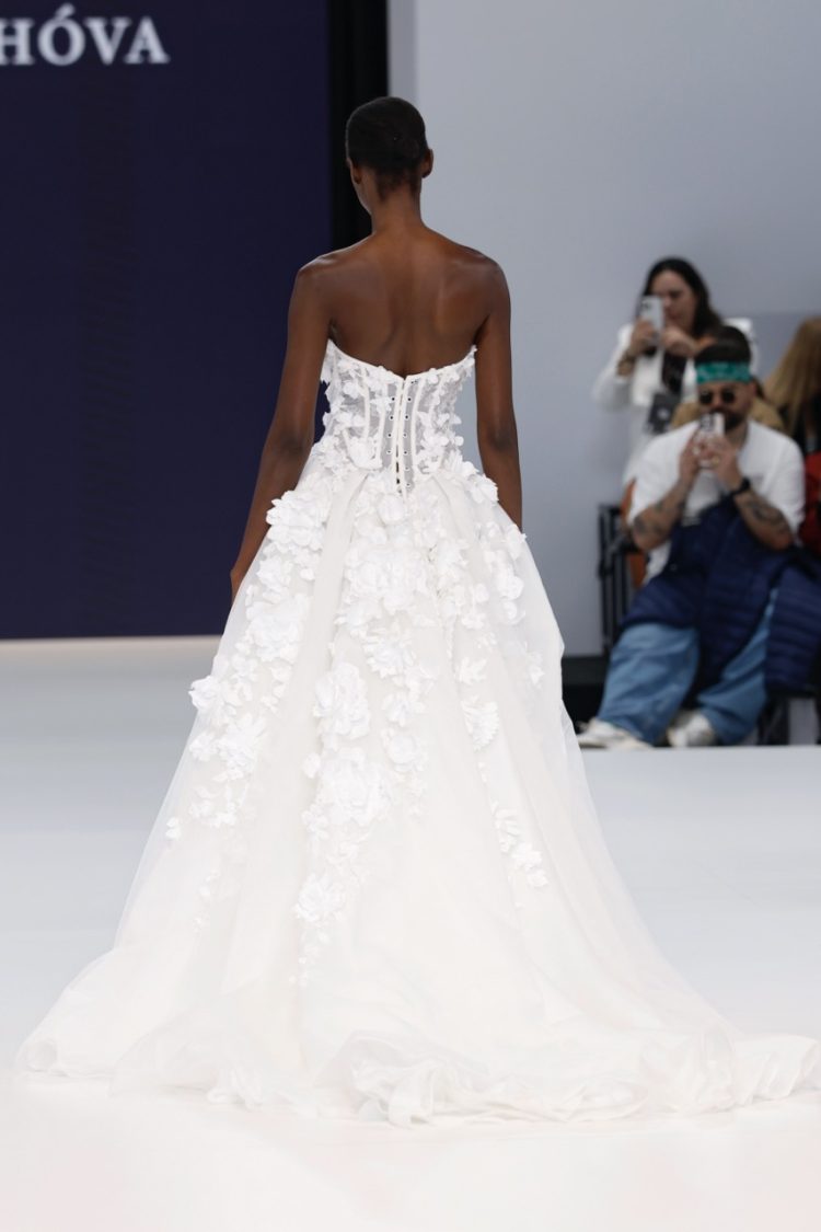 【BBFW2025】Yuliia Lobachóva Couture（ユリヤ・ロバチョヴァ クチュール）