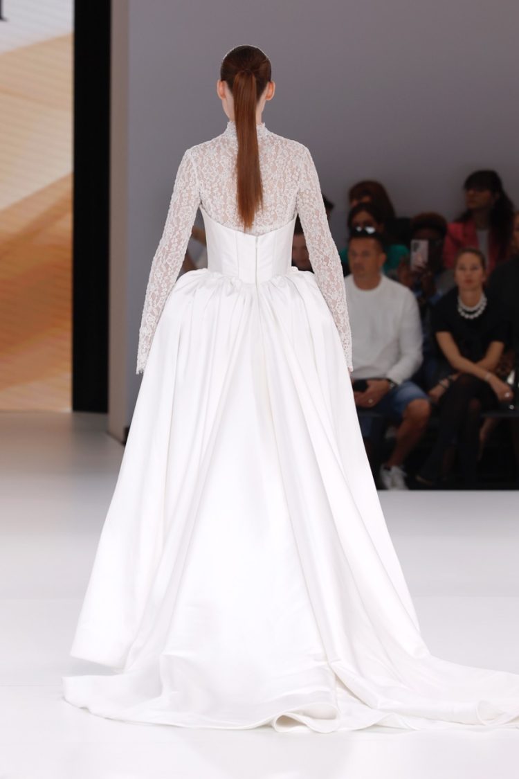 BBFW2025 TINA VALERDIドレスショー