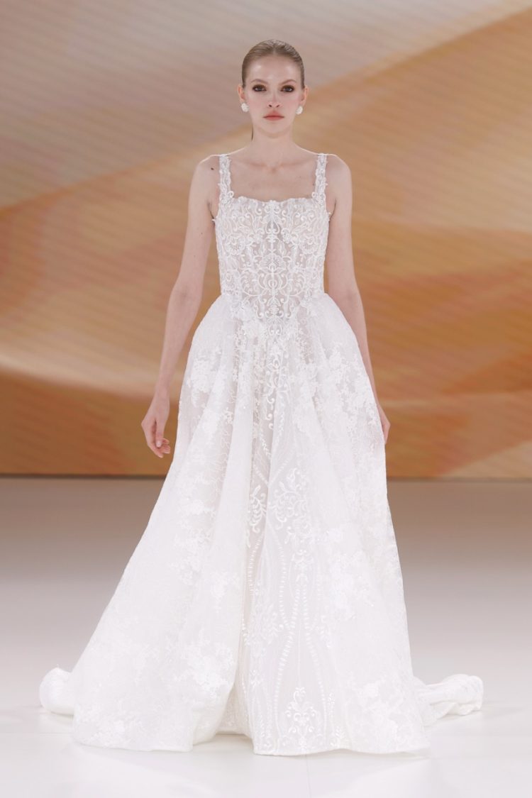 BBFW2025 TINA VALERDIドレスショー