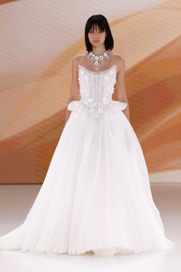 BBFW2025　TINA VALERDIドレスショー