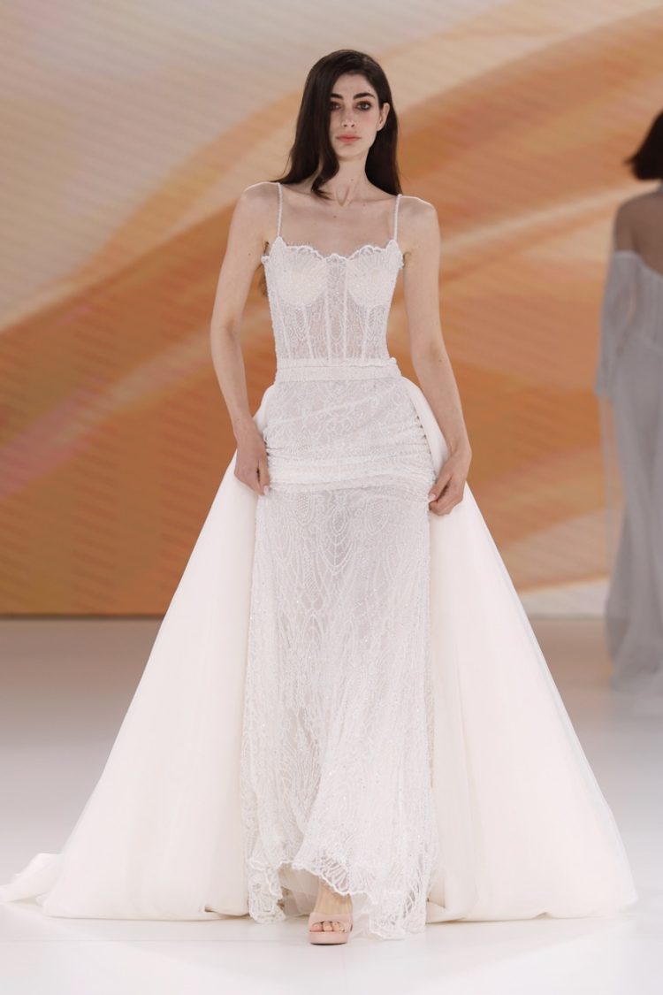 BBFW2025　TINA VALERDIドレスショー