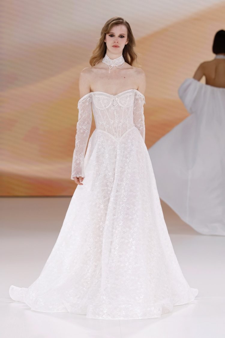BBFW2025　TINA VALERDIドレスショー