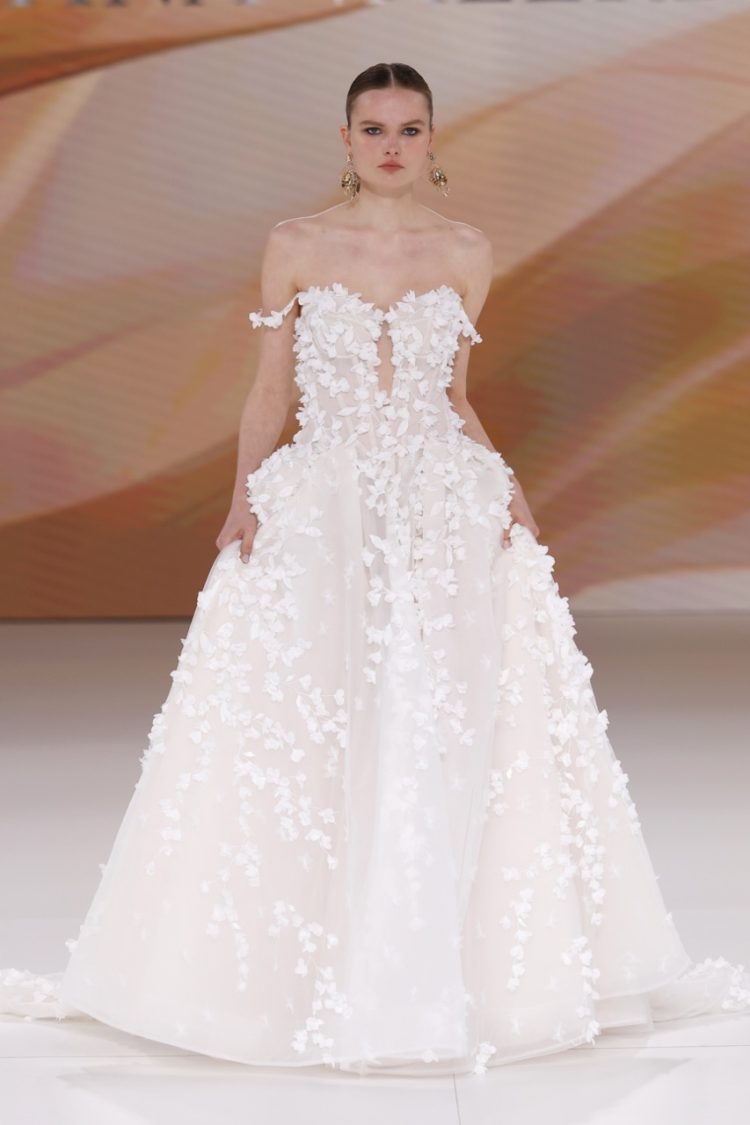 BBFW2025　TINA VALERDIドレスショー