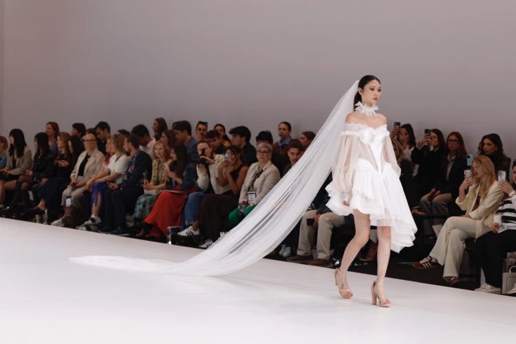 BBFW2025　TINA VALERDIドレスショー