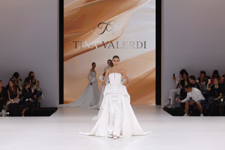 BBFW2025 TINA VALERDIドレスショー