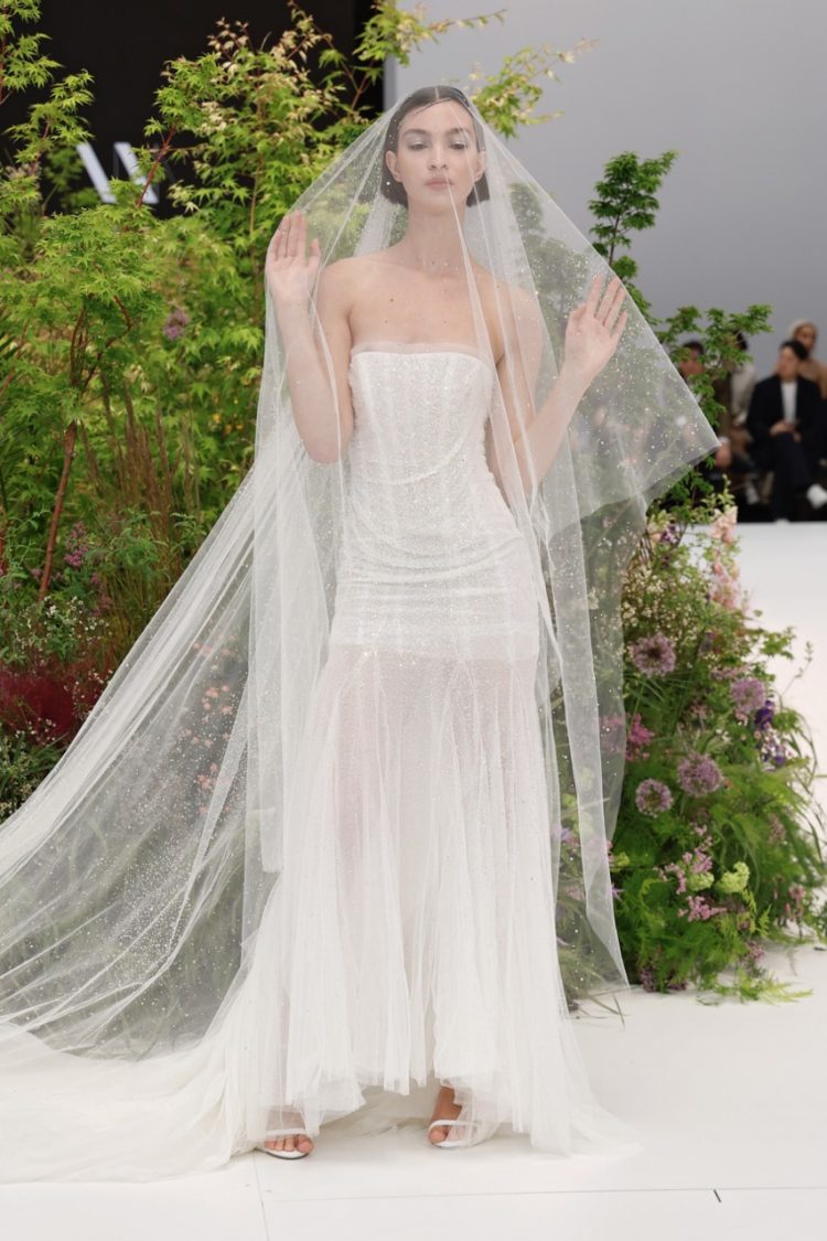 【BBFW2025】Wang Fengドレスショー