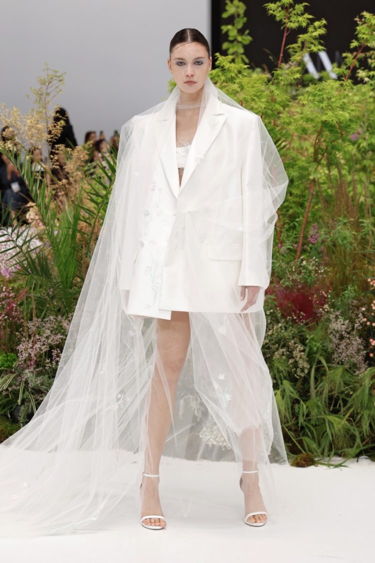 【BBFW2025】Wang Fengドレスショー