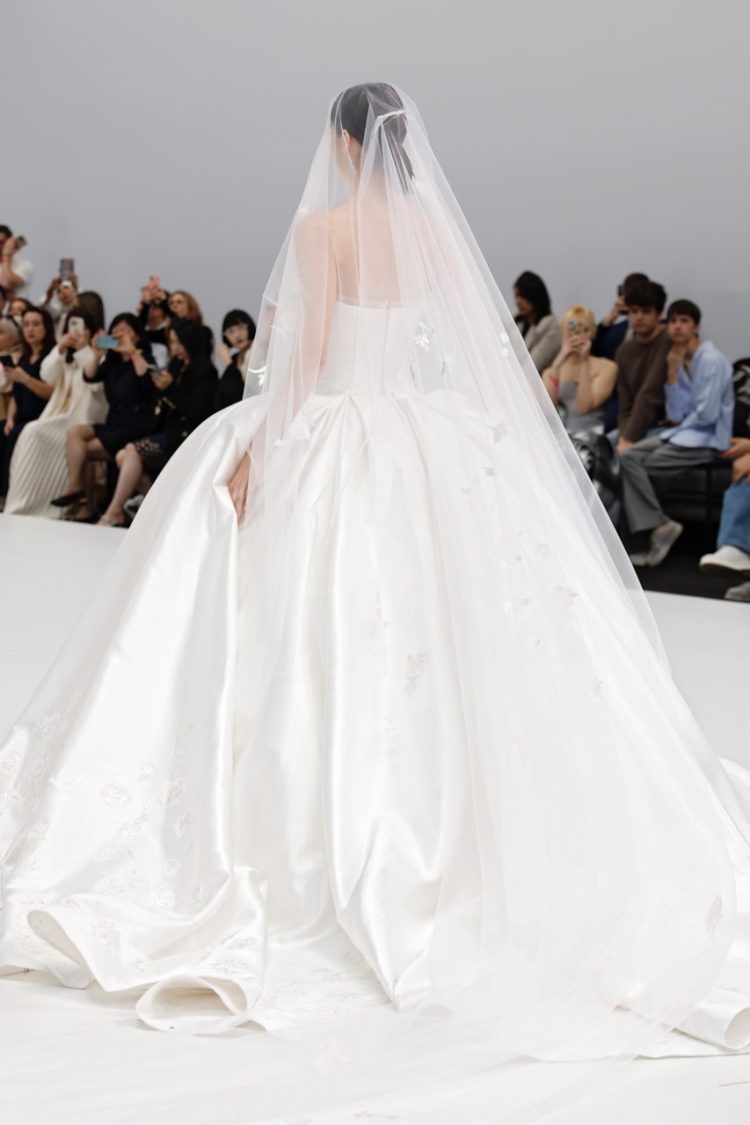 【BBFW2025】Wang Fengドレスショー