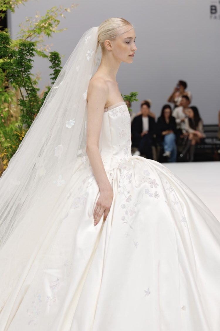 【BBFW2025】Wang Fengドレスショー