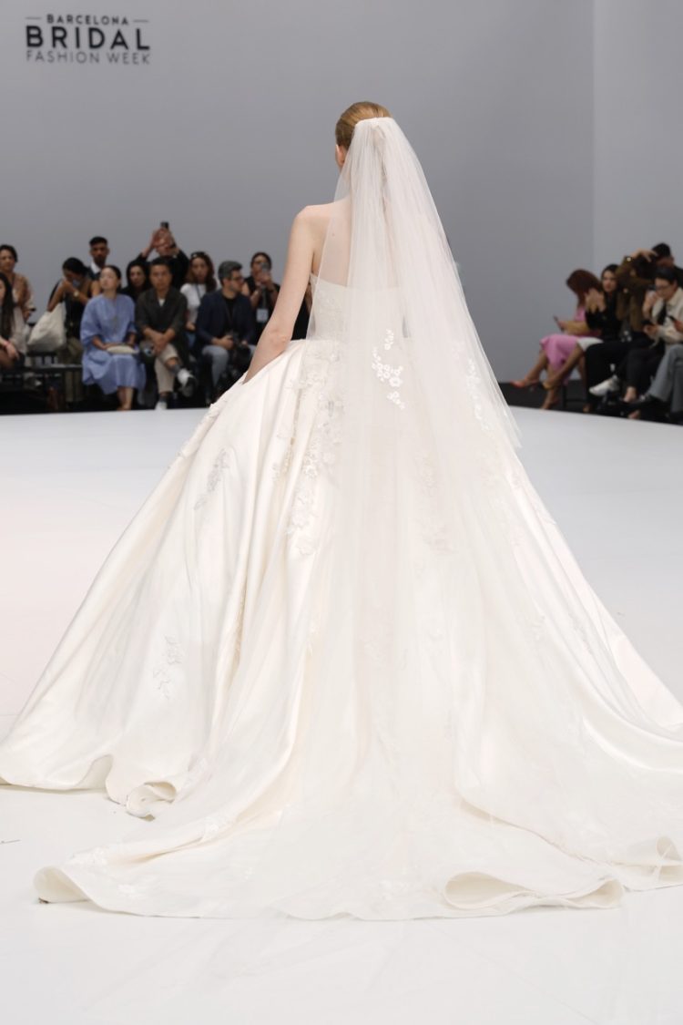 【BBFW2025】Wang Fengドレスショー