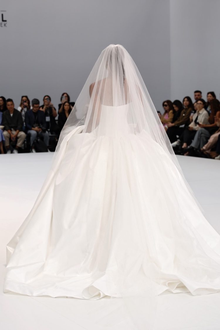 【BBFW2025】Wang Fengドレスショー