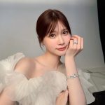 【めるる】こと生見愛瑠さんが雑誌撮影でのウェディングドレス姿を披露♡ドラマやバラエティでも大活躍のモデルめるるさんの魅力もご紹介♡