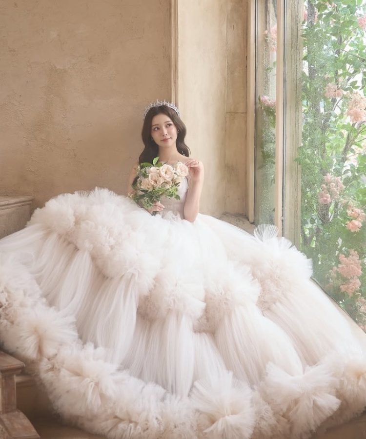 山本月 結婚 ウェディングドレス