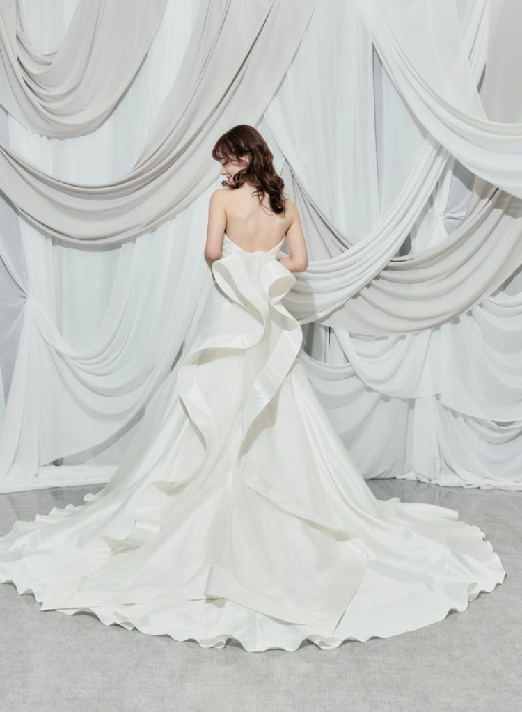 ブライダリウムミュー ドレス カリヨン