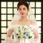 馬場ふみかさんが「仮面ライダーカブト20th 天を継ぐもの」でウェディングドレス姿を披露し話題に!