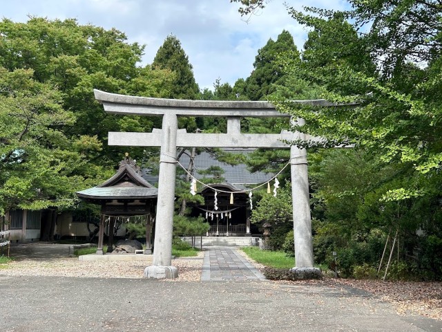 秋田県秋田市の千秋公園内にある彌高神社